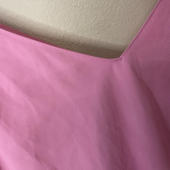 Amanda Uprichard
Meera Cami - Picture 6 of 6